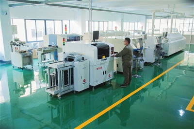 高鐵賦能工業(yè)升級 計(jì)算機(jī)軟硬件技術(shù)開發(fā)的新引擎